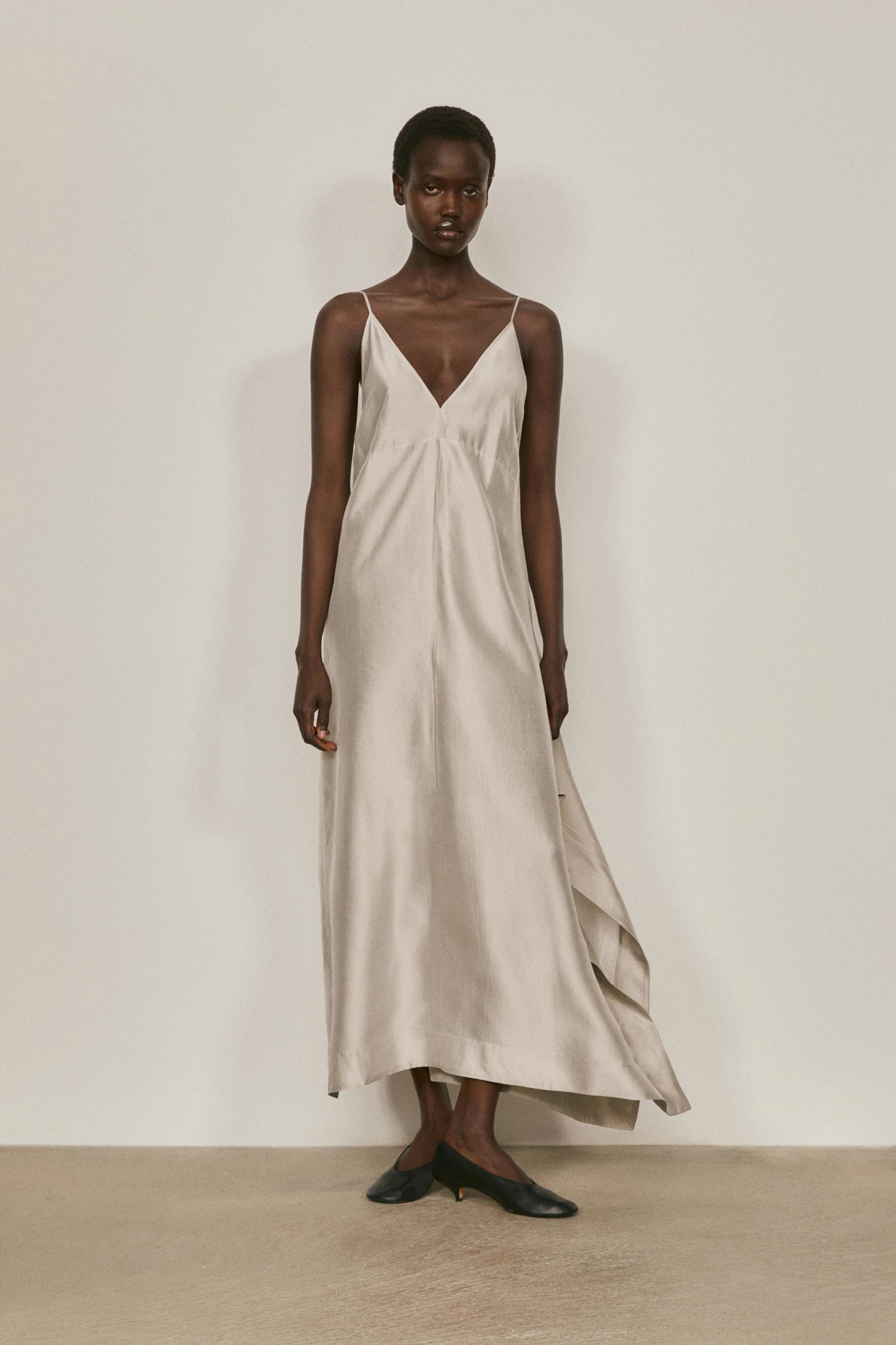 Vestido midi lencero escote pico - LIMITED EDITION