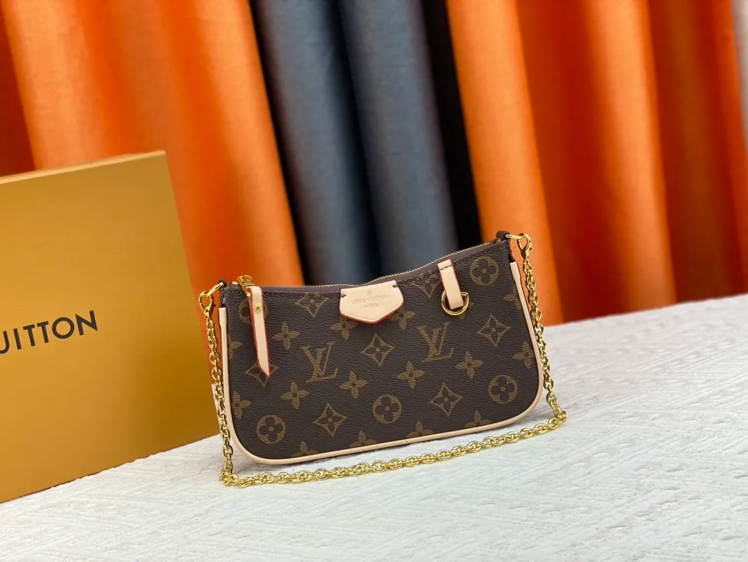 Woman’s handbag with straps 7.5″x4.5″x1.2″ BB-9180001000695