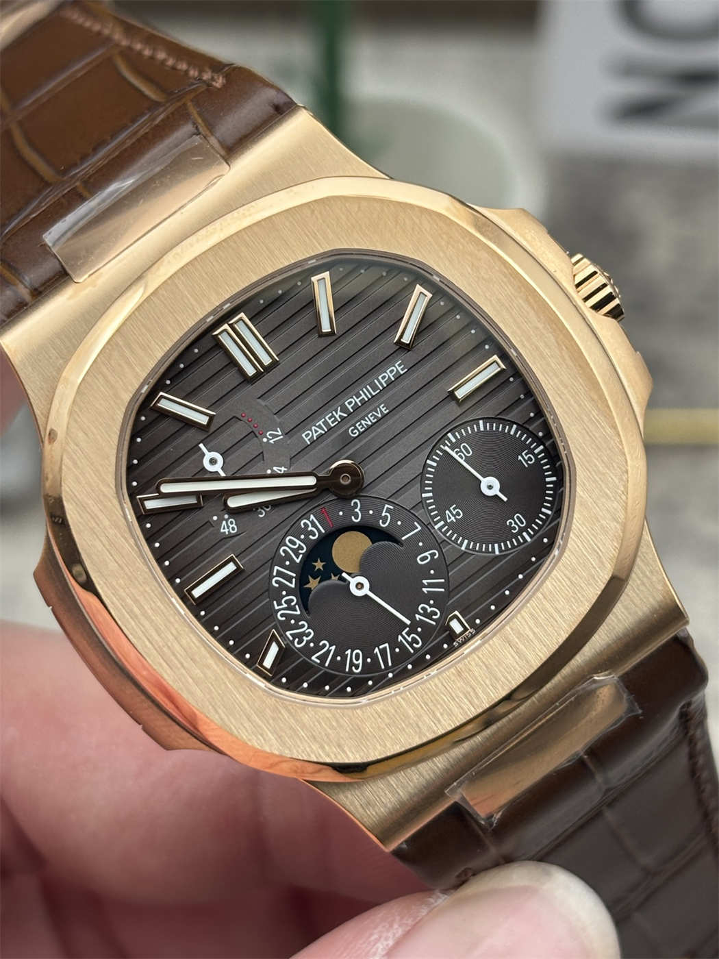 Patek Philippe Nautilus 5712 Replica – 5712GR-001 Rose Gold Moonphase Watch