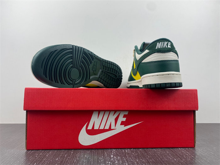 NK Dunk Low SE Noble Green FD0350-133