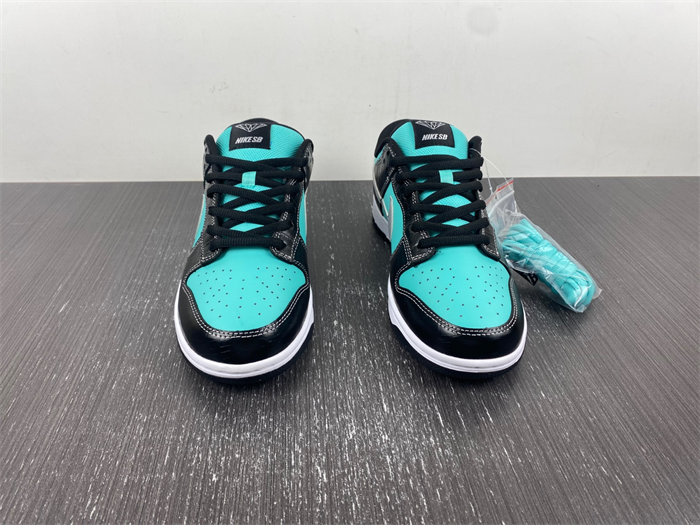 NK SB Dunk Low Diamond Supply Co. Aqua Blue 304292-402