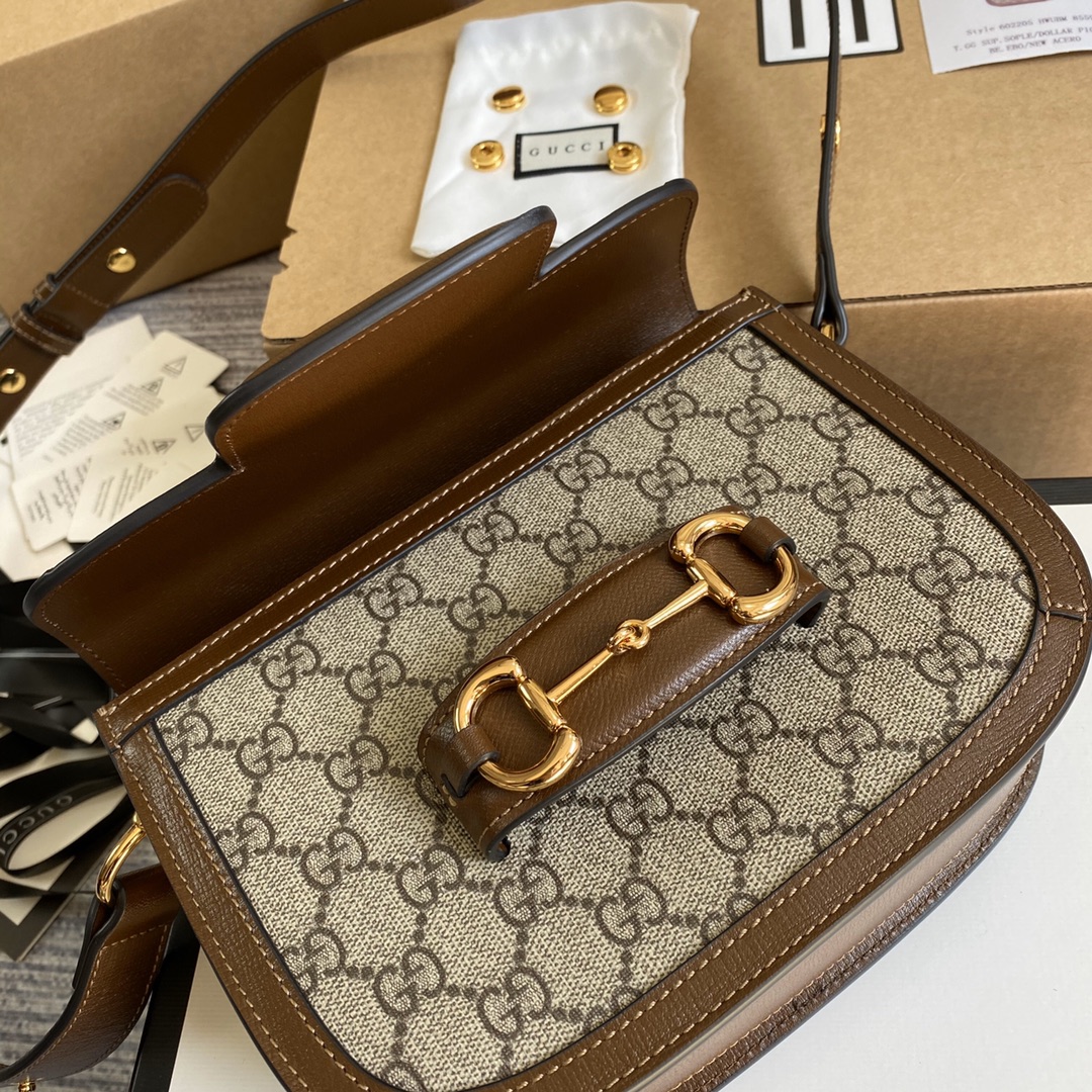 Woman’s Handbag with straps 8.3″x6.3″x3.1″ BB-9190088