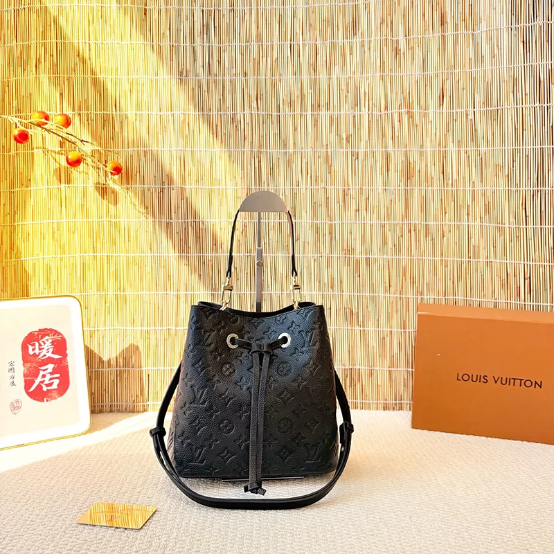 Black Genuine Leather Bags set Size Big: 9.8″x5.5″x9.4″ Medium: 7.9″x1.6″x4.3″ Small: 4.3″x3.9″ BB-6915043