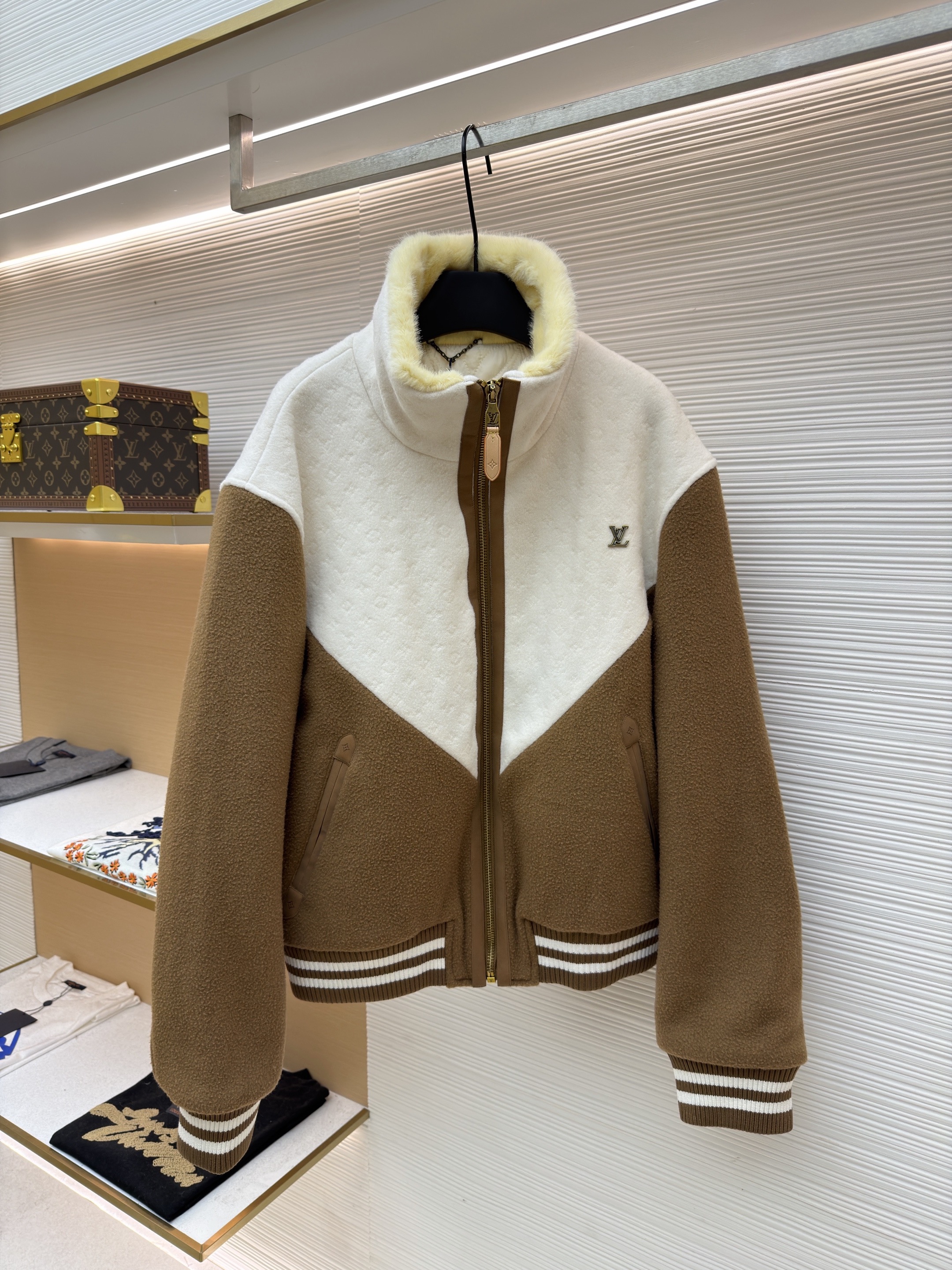 LV Sheepskin Collar Sheepskin Jacket 25ss