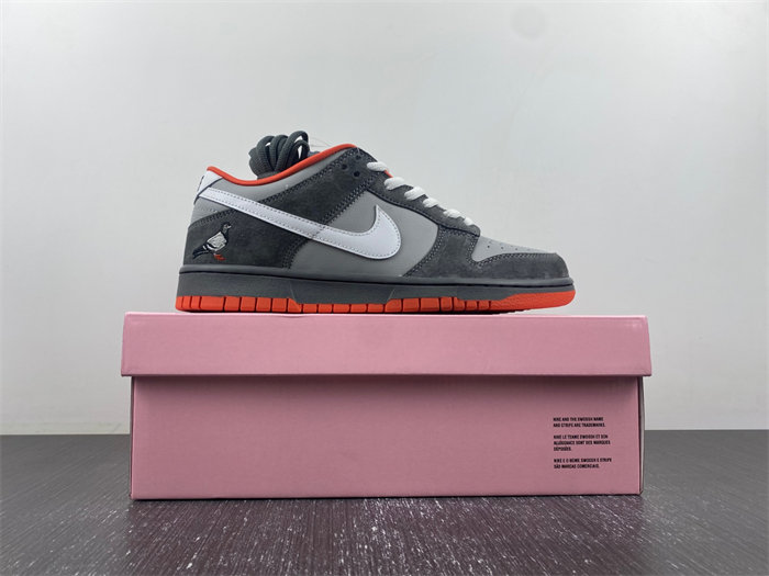 NK SB Dunk Low 304292-011