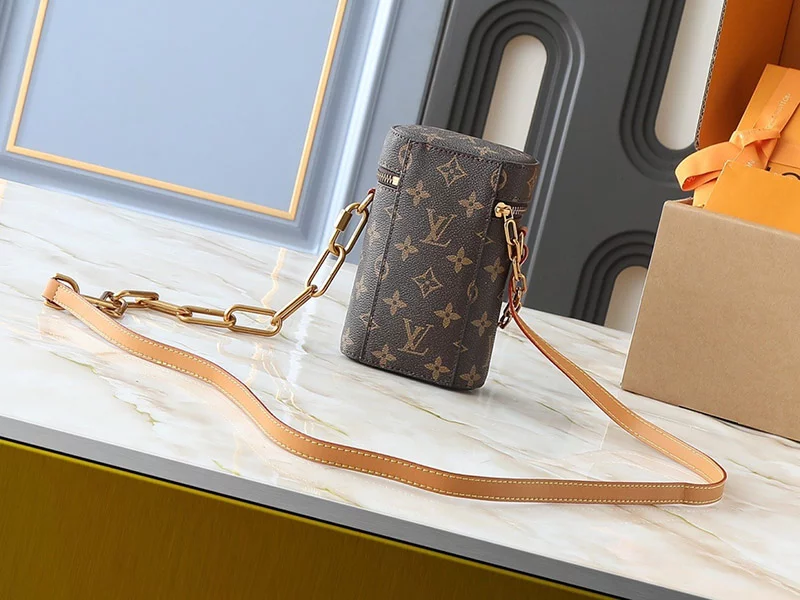 Fashion 4.1″x6.7″x2.0″ Genuine Leather Handbag with Chains straps BB-9211031