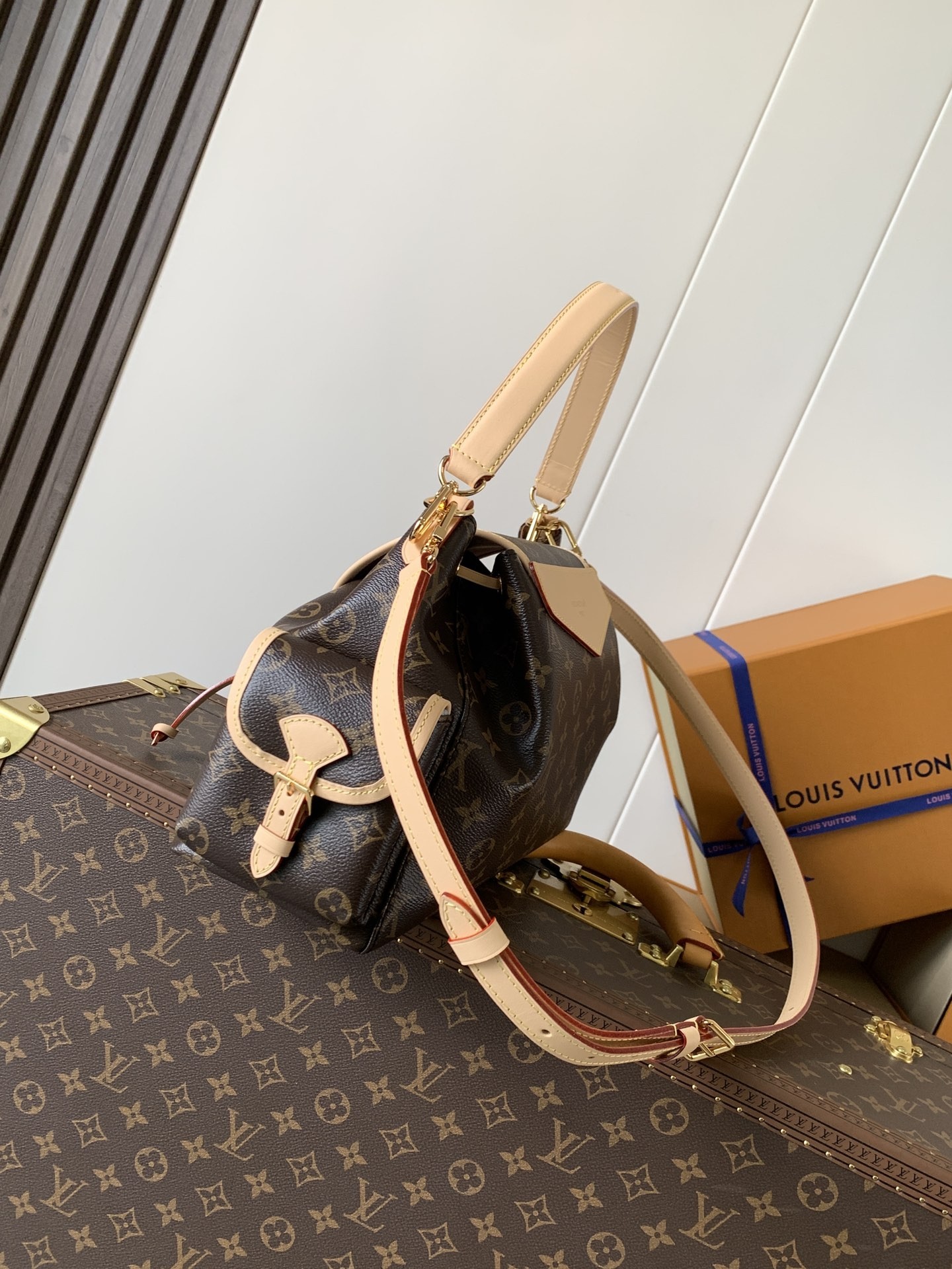 LV Odyssee M26040 24x18x36cm