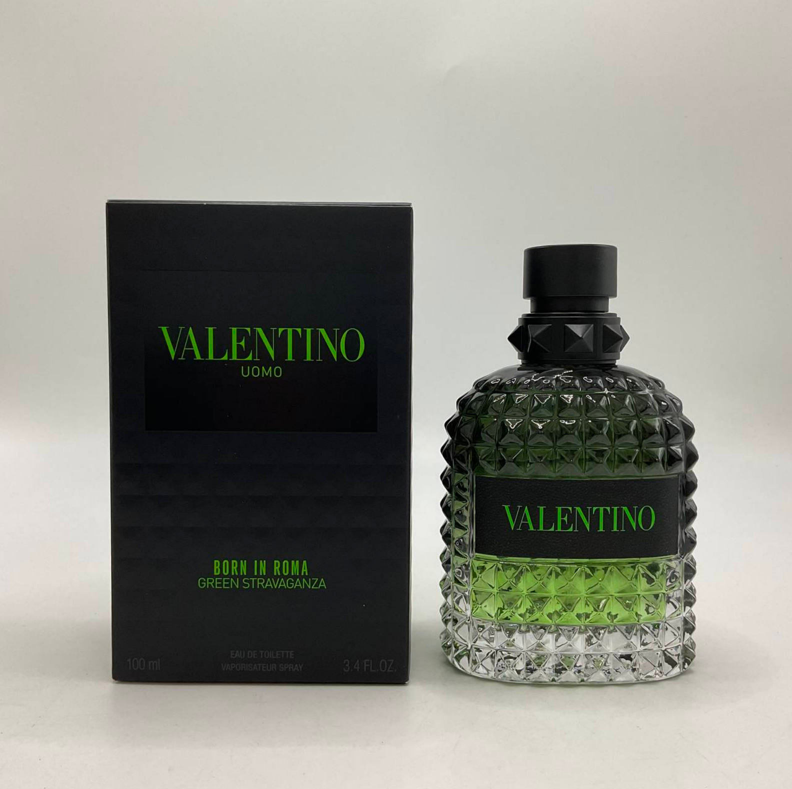 X74：Valentino Uomo Born in Roma Green Stravaganza Eau de Toilette Spray 3.4 fl. oz. / 100 ml