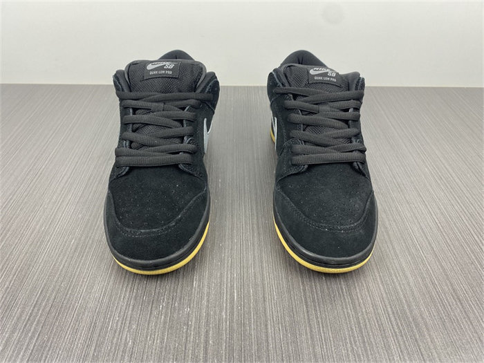 NK SB Dunk Low Fog BO6817-010