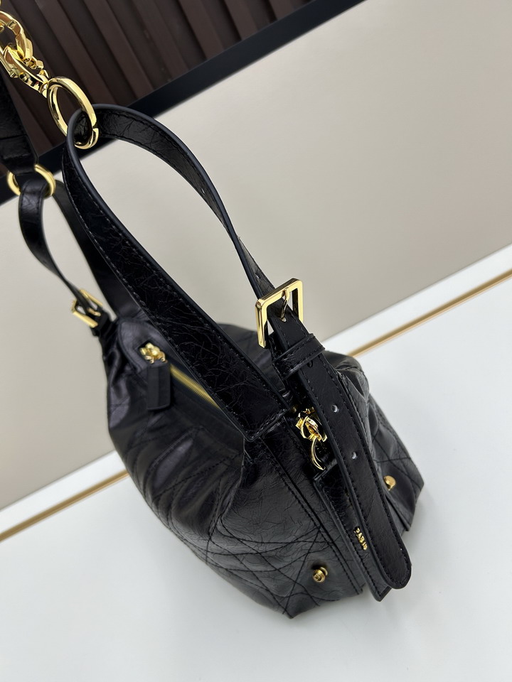 DR Shoulder bag 25.5x15.5x14cm