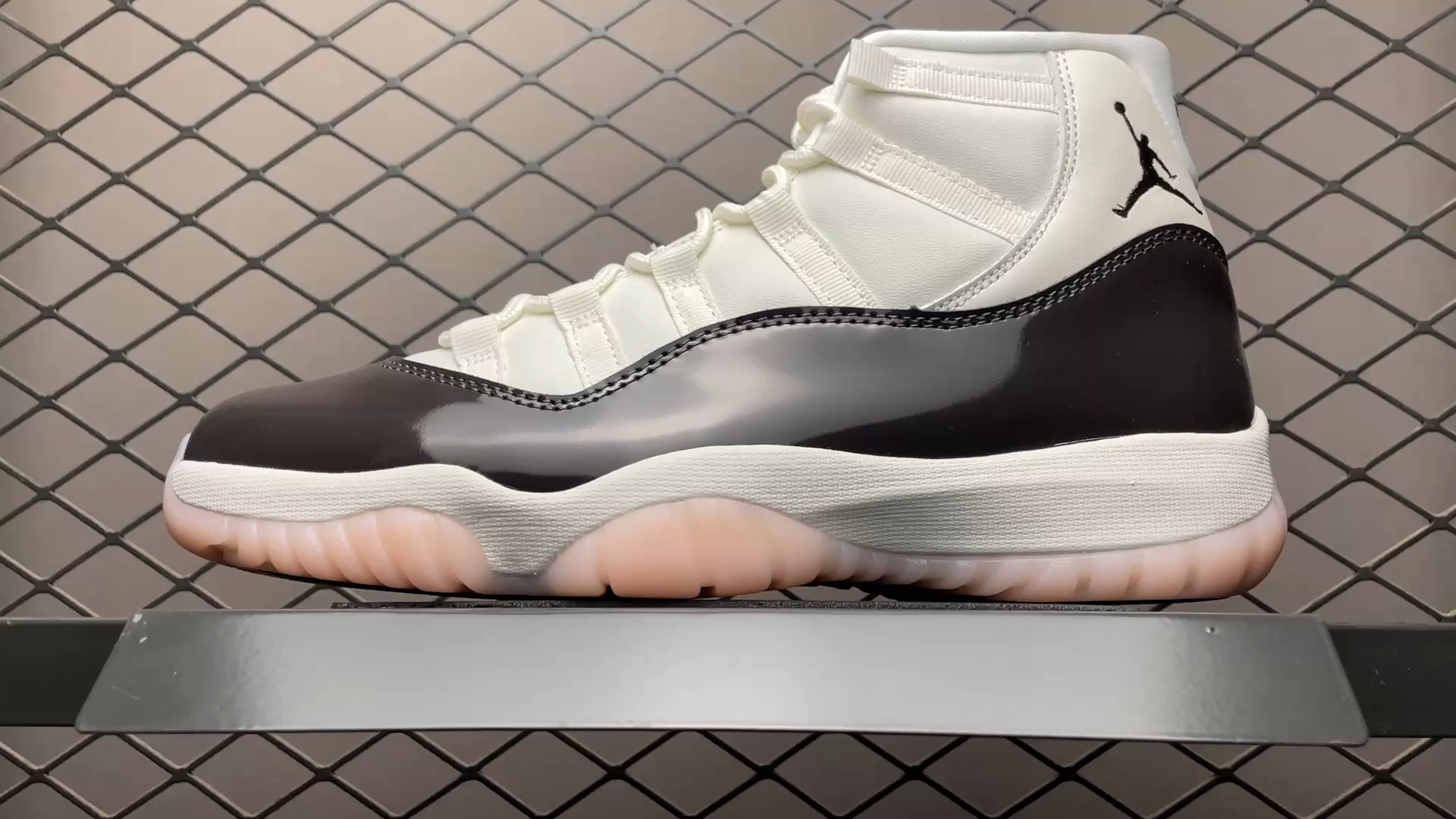 Air JRD 11 WMNS “Neapolitan” AR0715-101