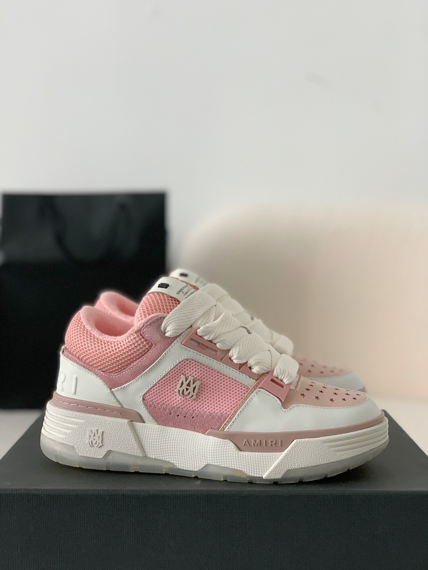 AMRI Sneakers