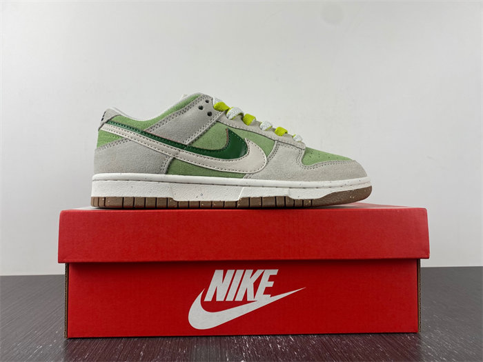 NK Dunk Low SE 85 Double Swoosh DO9457-100X