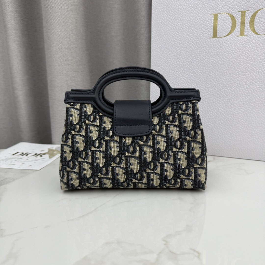 DR Handbag 18.5x13x8.5cm