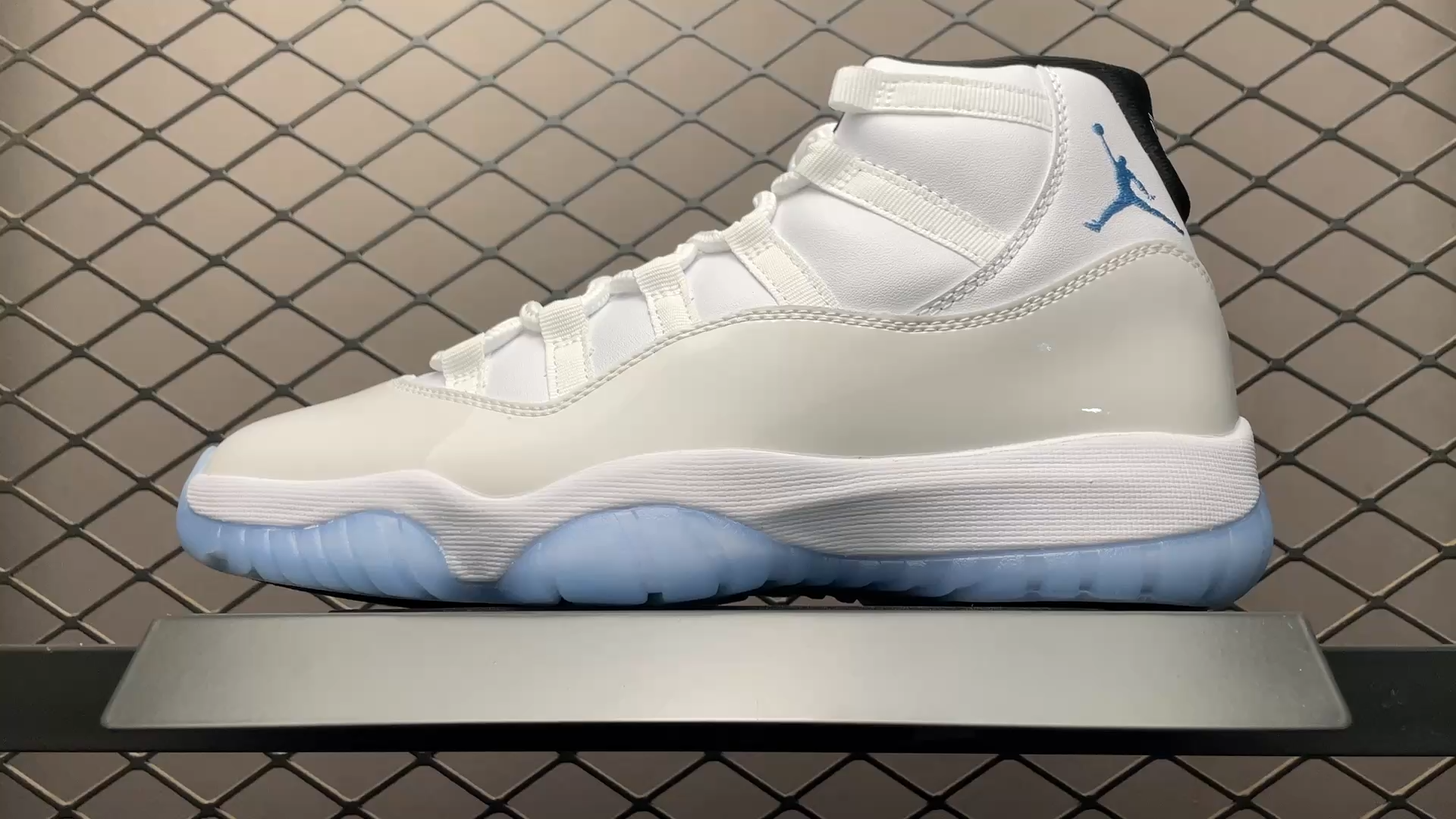 JRD 11 Retro Legend Blue (2024)