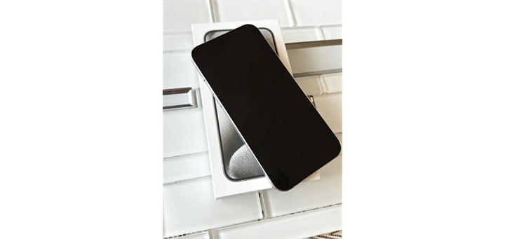 Apple iPhone 15 Pro Max 256GB White Titanium T-Mobile 6V23