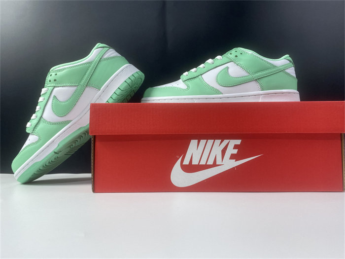NK Dunk Low Green Glow DD1503-105