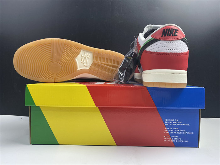 NK SB Dunk Low Frame Skate Habibi CT2550-600