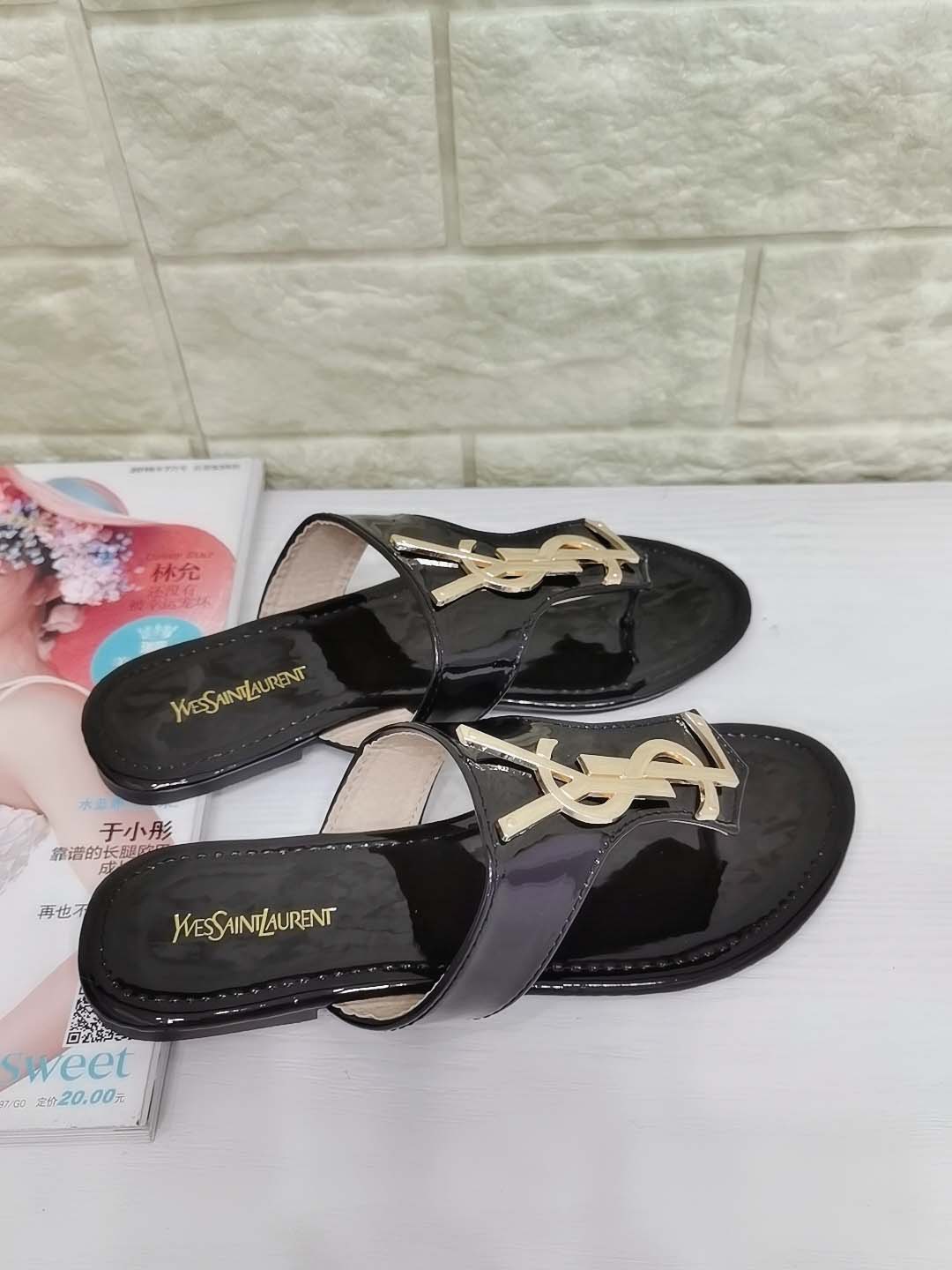 Classic Black Slippers LX-872066