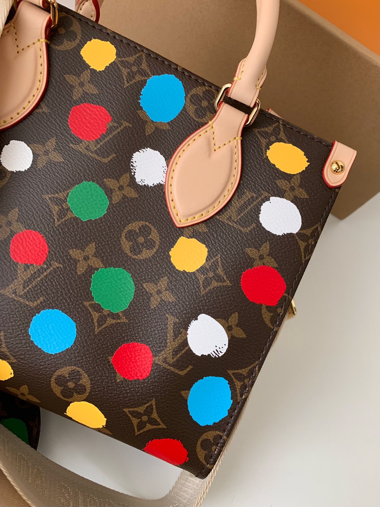 LV x YK ONTHEGO 25*19*11.5cm