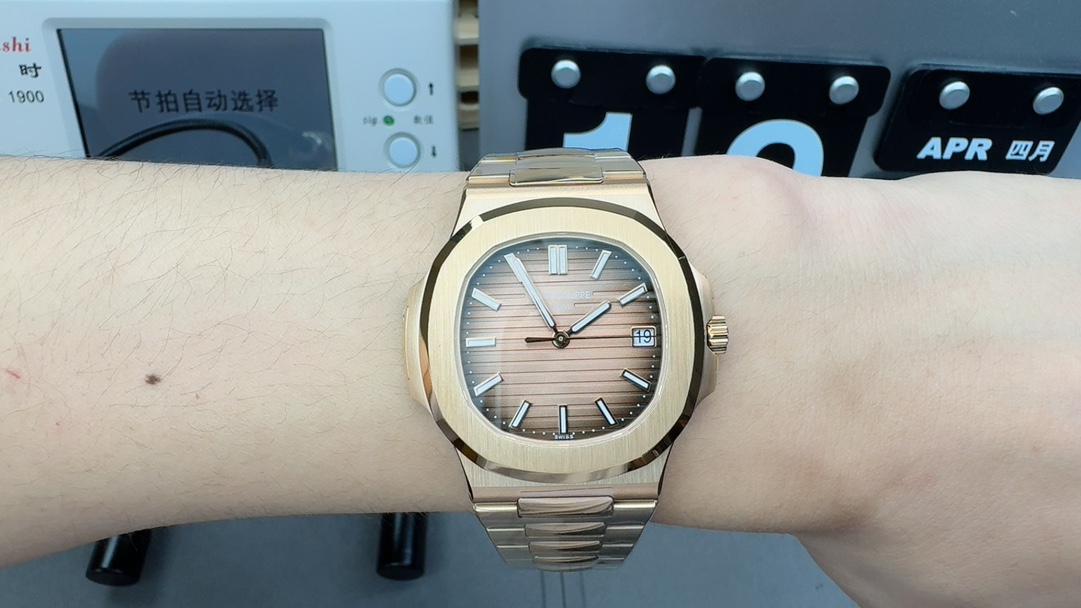 Patek Philippe 5711R Replica – 3K Factory Rose Gold Nautilus with Champagne Gold Dial