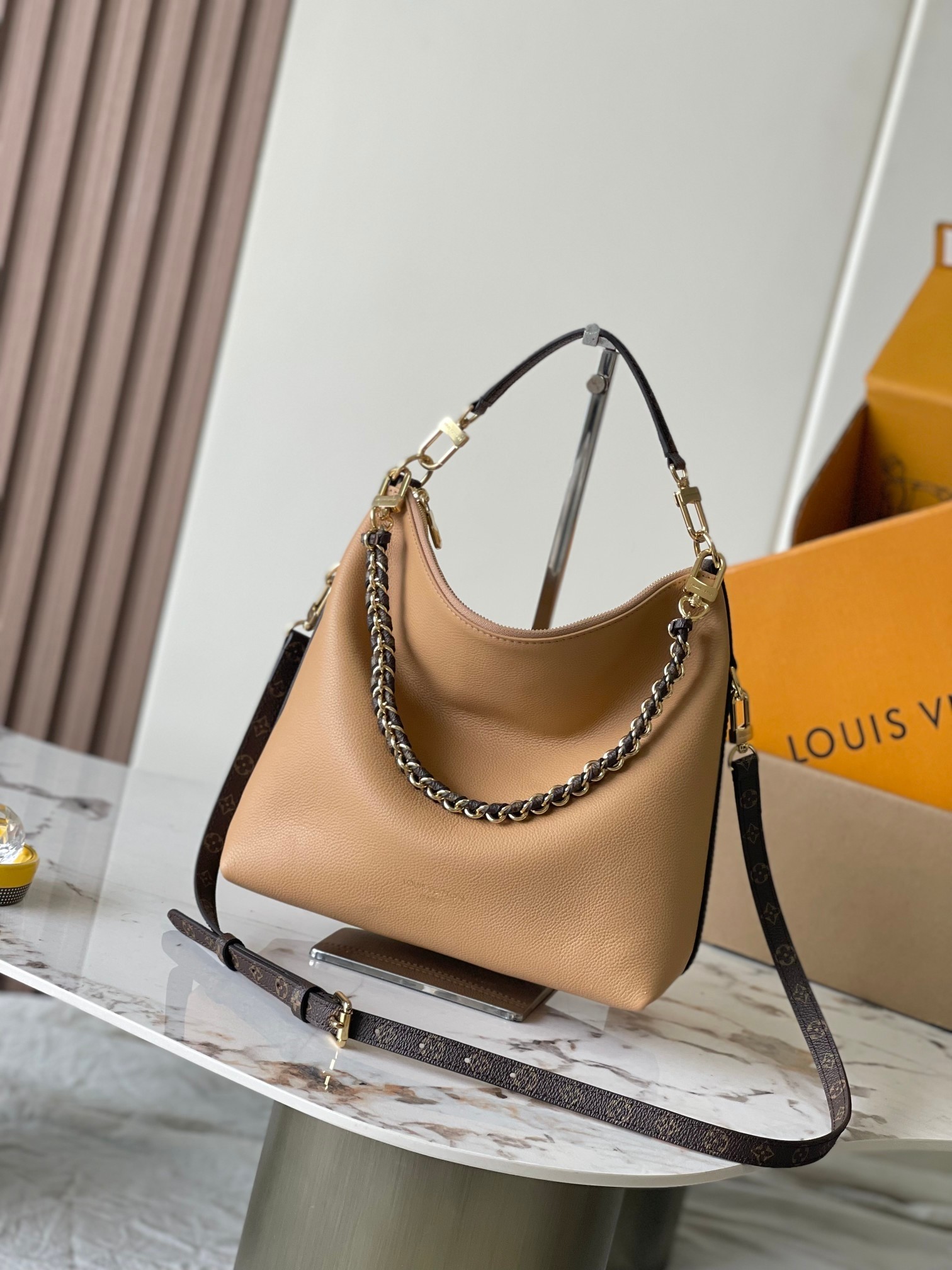 LV MULTIPASS M28029 Size：30x26x10cm