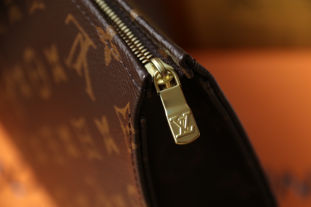 Woman’s Handbag 10.2″x7.9″x2.0″ BB-91800010003