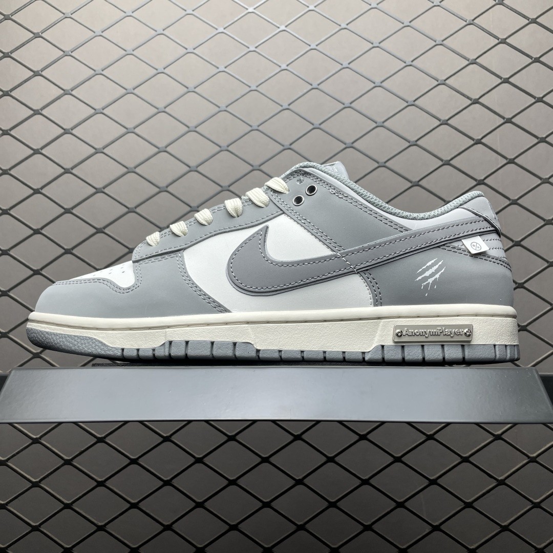 NK Dunk Low Shoes