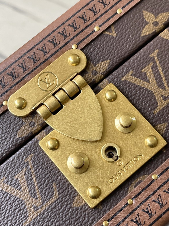 LV Watch Storage Box  Size：20.5x13.5x35cm