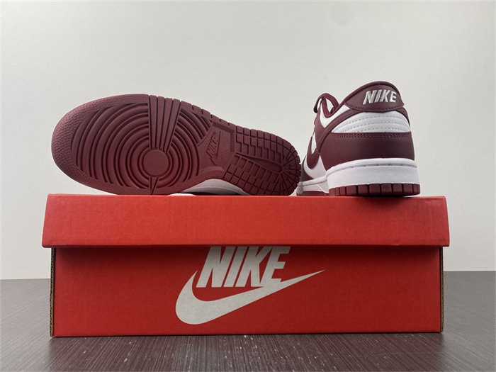 NK Dunk Low Bordeaux DD1503-108