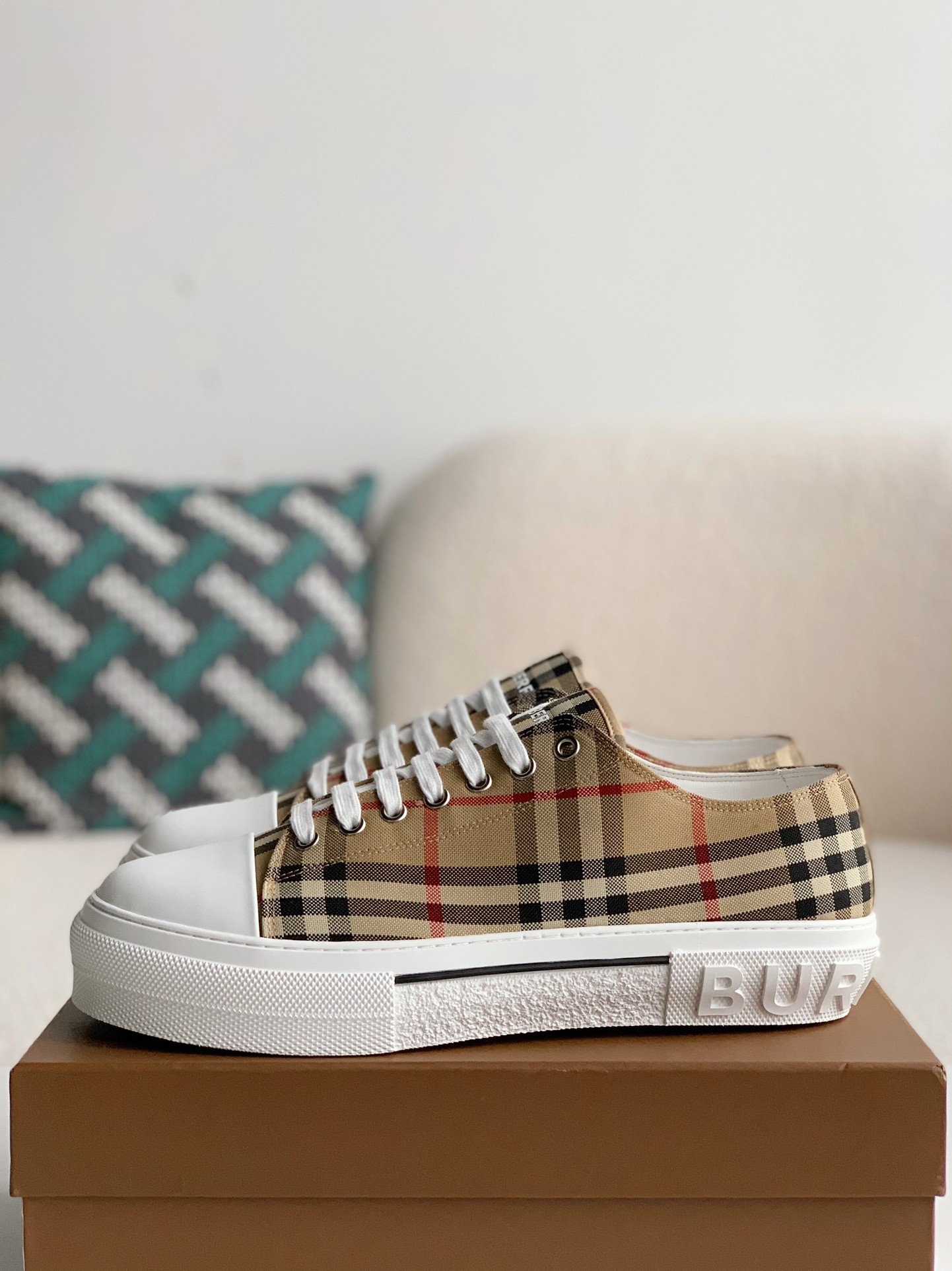 BBR Low cut casual sports shoes