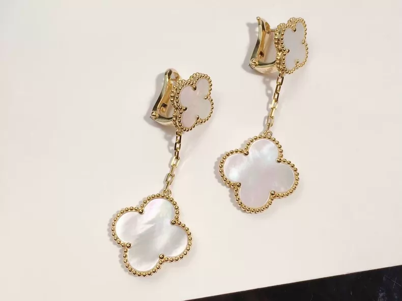 Van Cleef & Arpels Magic Alhambra earrings 2 motifs