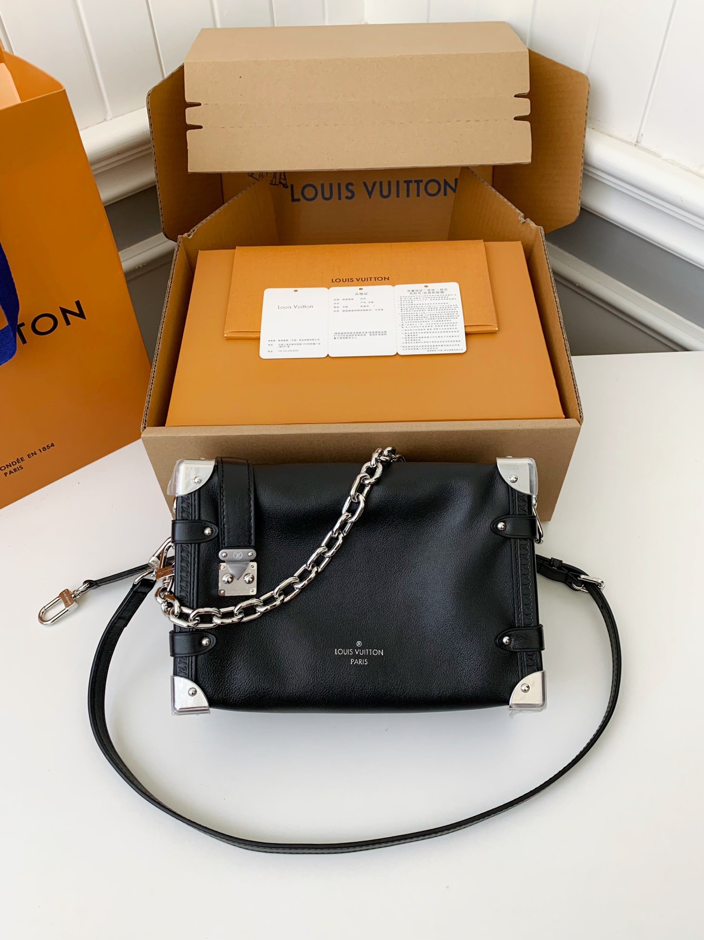 LV New SIDE TRUNK full leather medium size handbag  M11350  Size：21*14*6cm