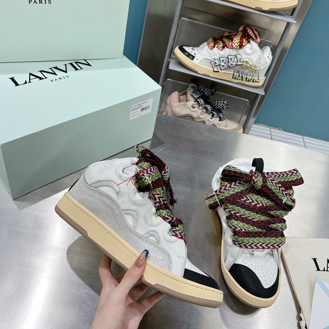 LAN Leather Curb 6