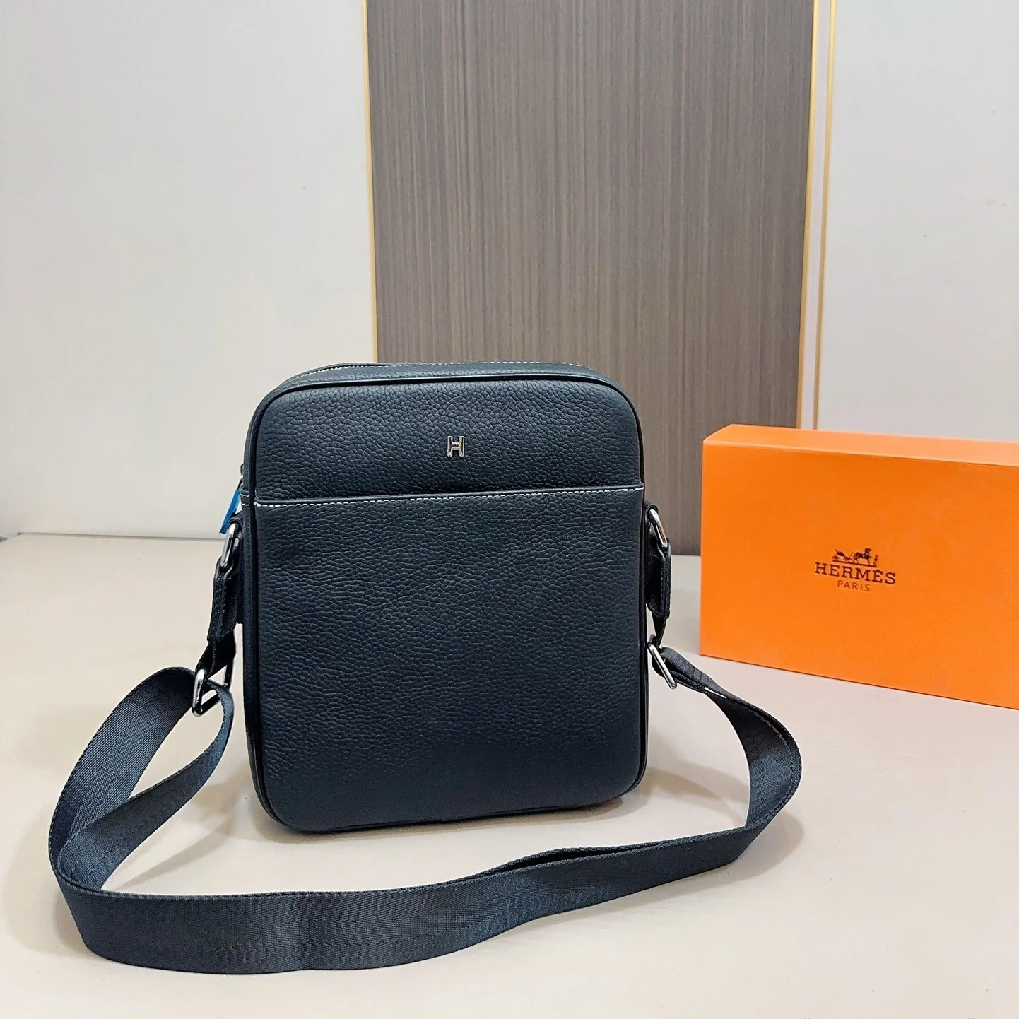Hermes Unisex Black Messenger Bag (Free Shipping)