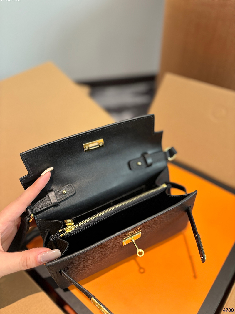 8.3″x4.7″ leather Crossbody bag BB-921043