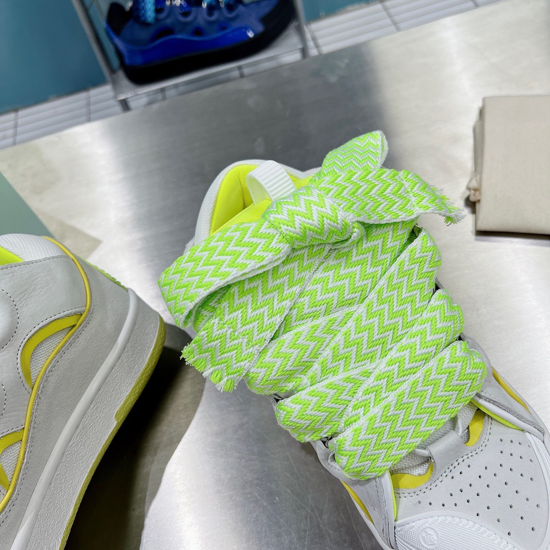 LAN Curb Sneaker 11