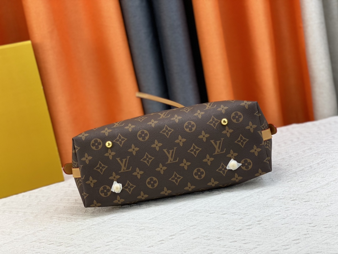 Woman’s handbag with straps 11.4″x9.4″x4.7″ BB-9180001000627