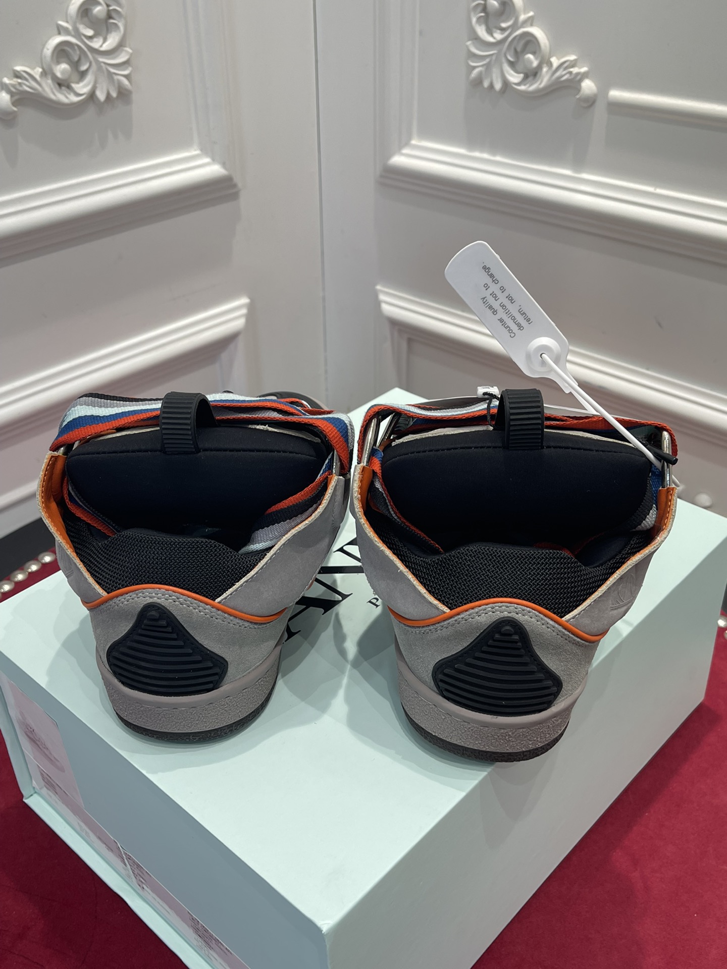 LAN Curb Sneaker.