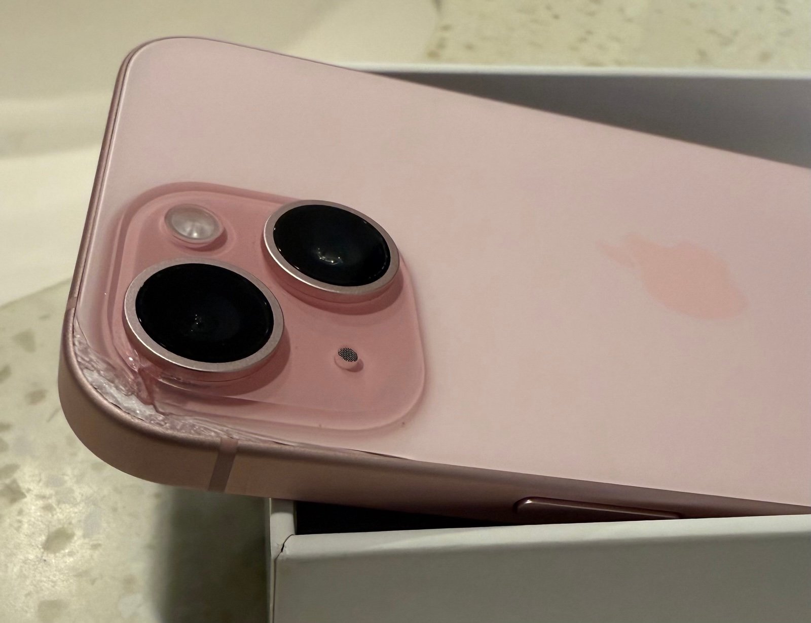 iPhone 15 8P19
