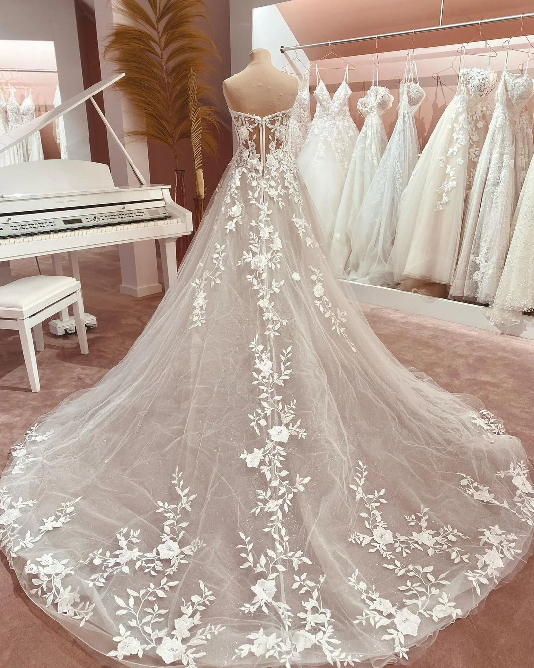 Fairy A Line Sweetheart Tulle Long Wedding Dress with Appliques