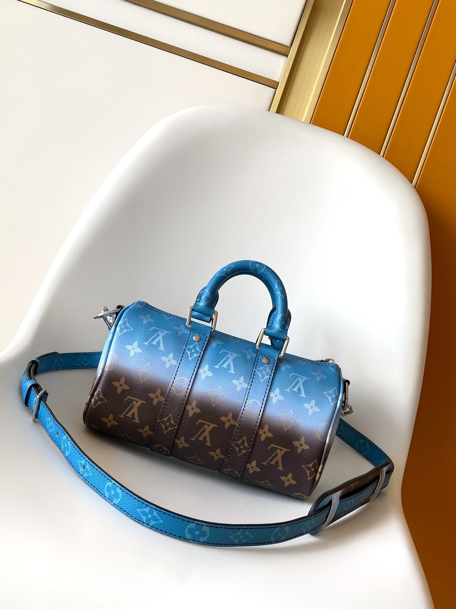 LV Keepall Bandoulière 25 M28026 Size：25x15x11cm