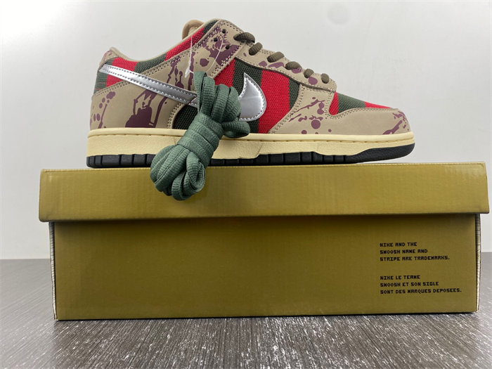 NK SB Dunk Low Freddy Krueger 313170-202