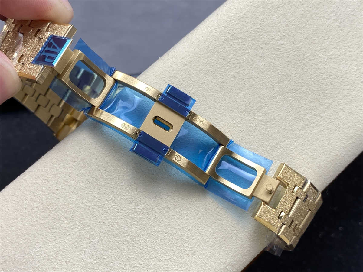 Audemars Piguet 26240 Replica – APS Frosted Gold Royal Oak Chronograph