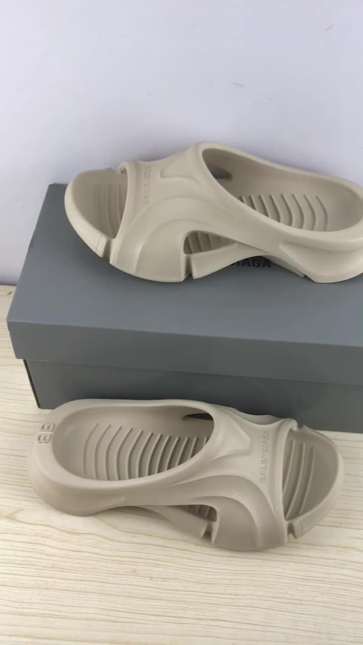 Authentic Balenciaga/Parisian slippers, sizes 39-46.