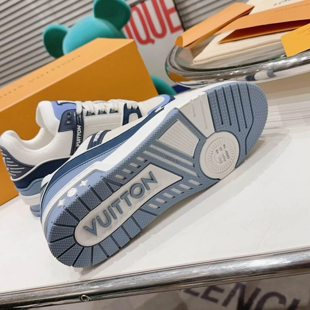 LV  Trainer