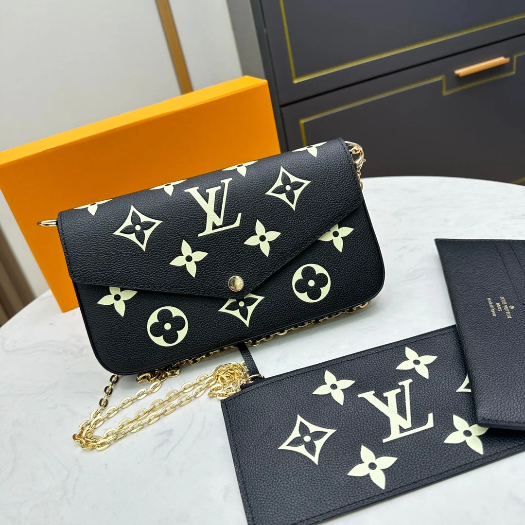 【Louis Vuitton】Very popular♪ Pochette Chain Wallet (7 colors)