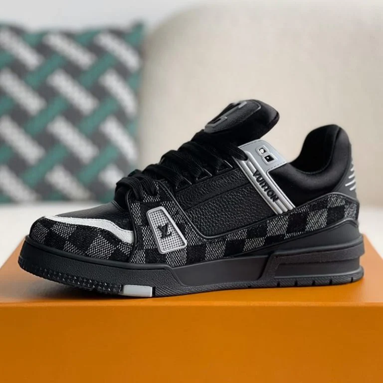 LV  Trainer