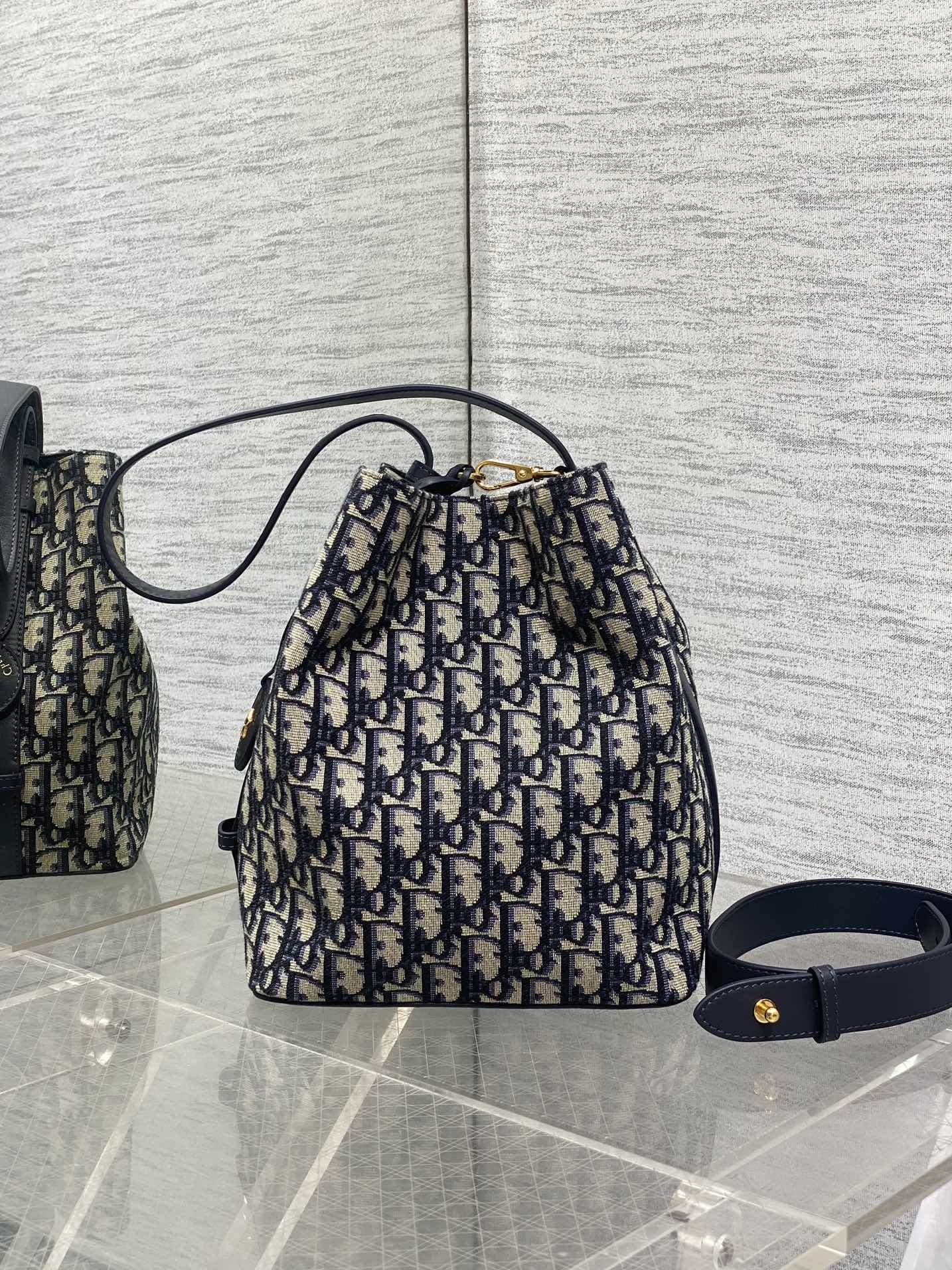DR Star bucket Bags 24x20x15cm