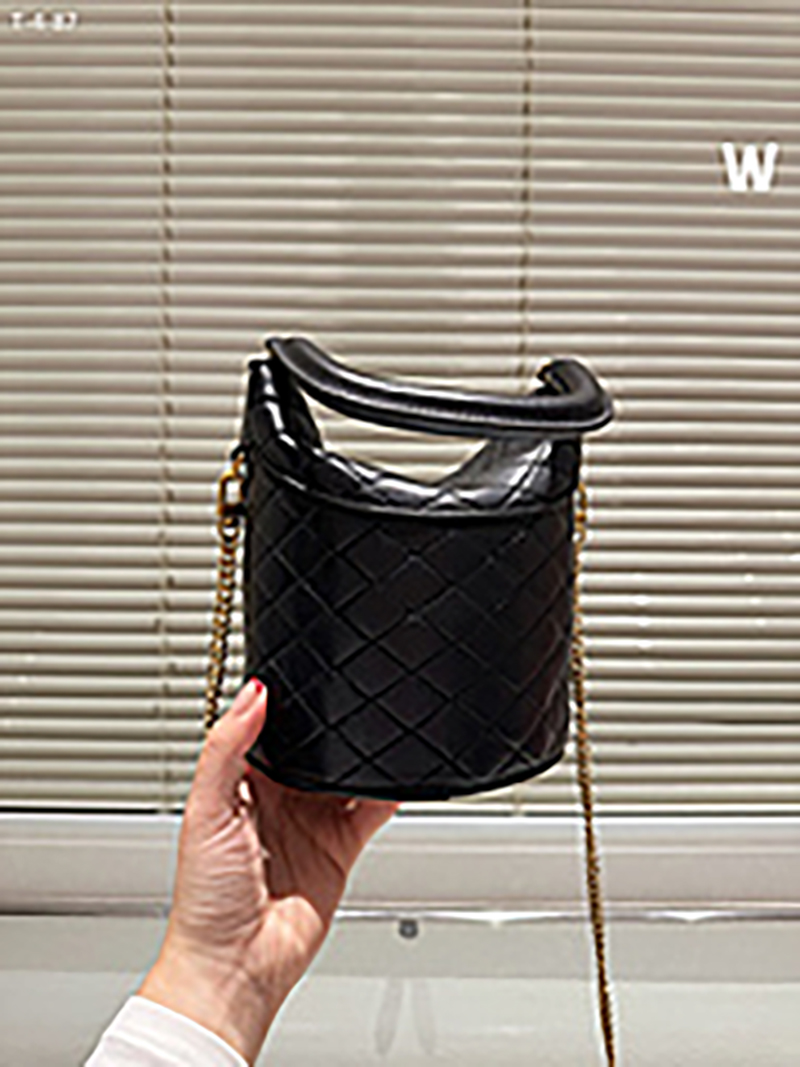 6.3″x7.1″ Chains Leather Handbag BB-921018